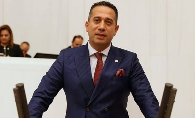Başarır: "Neyi kimden gizliyorsunuz?"