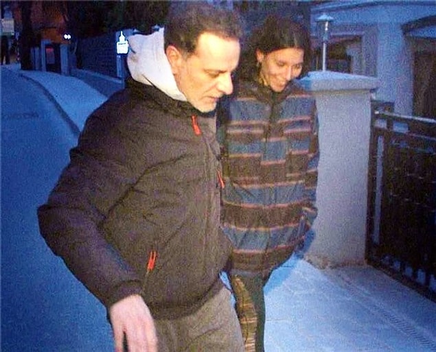Bu arada Ozan Güven ve Deniz Bulutsuz, bir süredir aşk yaşıyor. Magazincilerin Ozan Güven'in evine neredeyse çadır kurduğu günlerde çiftimiz daha önce kameralara böyle yansımıştı.