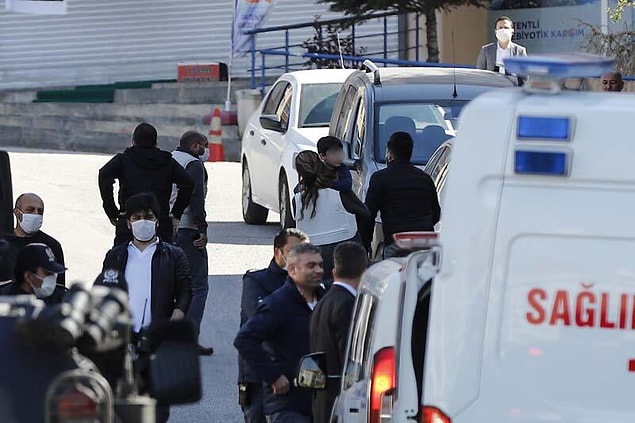 Özel harekat polisleri tarafından gözaltına alındı