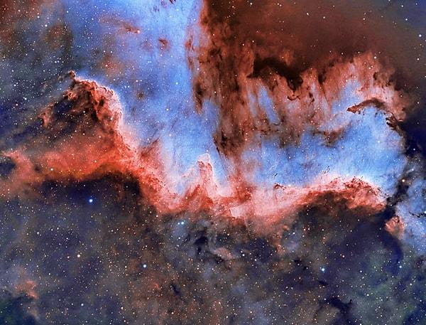 12. 1,600 ışık yılı uzaktaki Cygnus Duvarı, 8 saatlik bir çekim sonucu ortaya çıkmış.