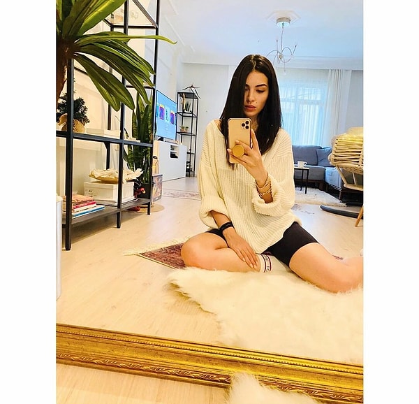 8. Мелиса Аслы Памук тоже: