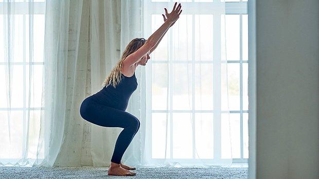Let's Get Expectant Mothers Like This: 9 Yoga Moves You Can Do for an Easy Birth