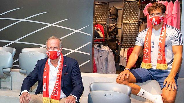 8. Bayern Münih, koronavirüs tedbirleri kapsamında kulüp logolu maske üretti ve 24 saat içinde 100 bin sattı.