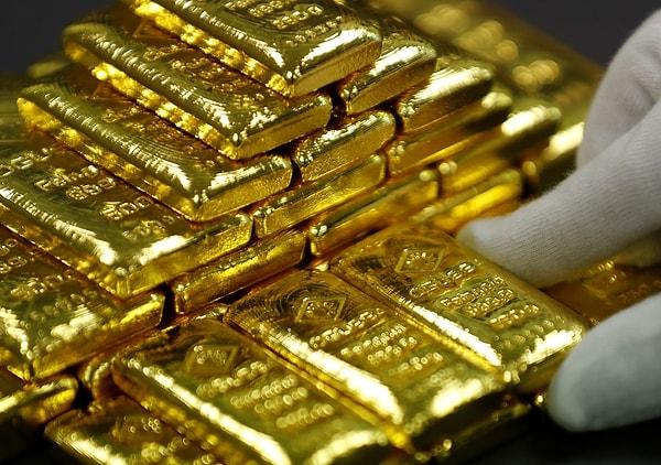 Analistler gelişmiş ülkelerde, merkez bankalarının genişlemeci adımlarının altın fiyatlarındaki düşüşü sınırladığına dikkati çeken analistler, bugün ABD Merkez Bankası (Fed) ve yarın Avrupa Merkez Bankası'nın (ECB) kararlarının altın fiyatlarını etkileyebileceğini kaydetti.