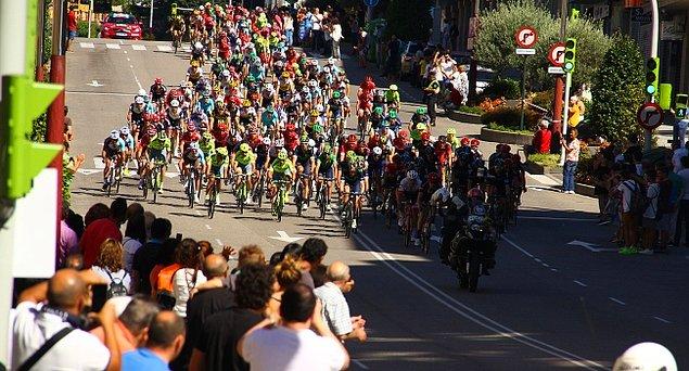 5. Yol bisikletinde sezonun en büyük yarışlarından İspanya Turu, koronavirüs salgını nedeniyle Hollanda'da başlamayacak.