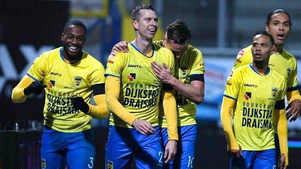 1. Hollanda 2. Ligi'nde ilk iki sırada bulunan Cambuur ve De Graafschap, liglerin iptal kararı ardından 'adil değil' diyerek mahkemeye gitme kararı aldı.