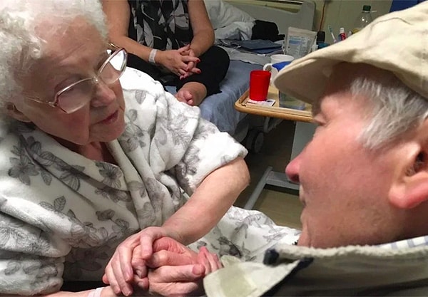 После душераздирающей двойной трагедии их дочь сказала: "Папа, наверное, не захотел бы жить без мамы."