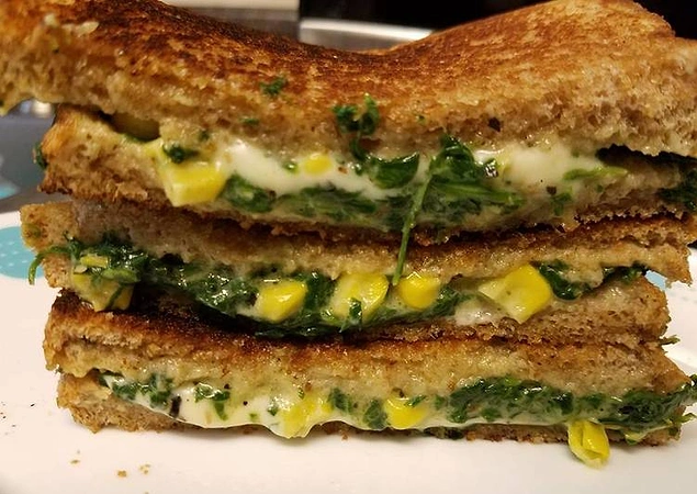 Farklı lezzet peşinde olanlara: Ispanaklı Tost