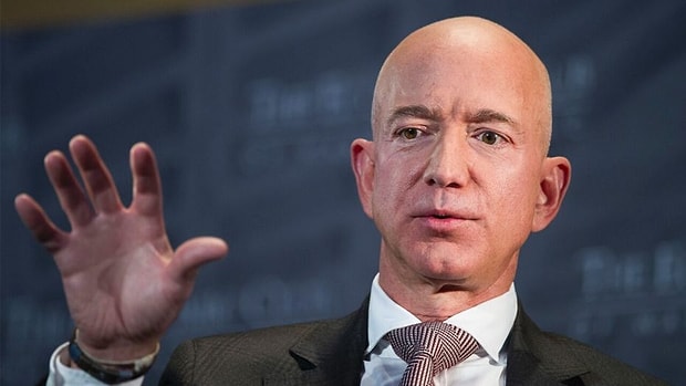 amazon calisanlari salgin surecindeki sagliksiz calisma kosullari yuzunden jeff bezos u evininin onunde protesto etti amazon calisanlari salgin surecindeki sagliksiz calisma kosullari yuzunden jeff bezos u evininin onunde protesto etti