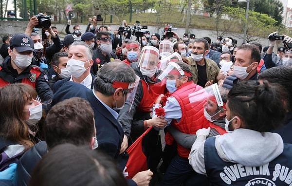 Taksim Meydanı'na girmek isteyen DİSK yöneticilerine izin verilmedi