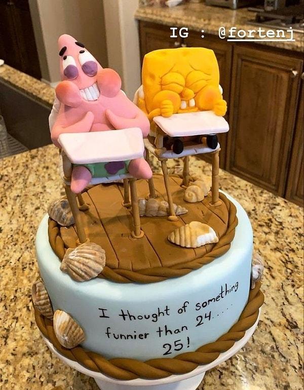 7. "Dün 25 yaşına girdim. Eşim pasta şefi ve bana böyle bir pasta yaptı."