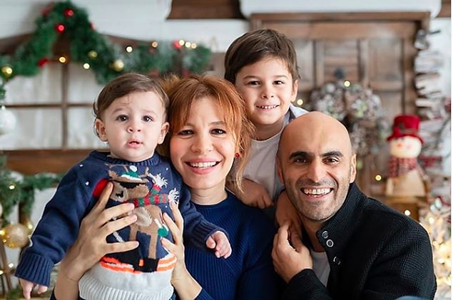 Üstüne bir de çocuklarıyla kurdukları minnoş mu minnoş bir aile tabloları var ki, tadından yenmiyor! 😍