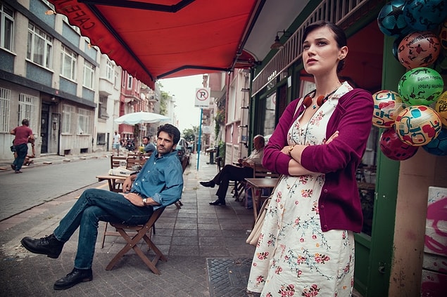 6. "Her insan bir dünyaymış, ben bunu anladım. Prensipler, kurallar değil; kişi önemliymiş. Bu kişi dışarıdan ne kadar korkunç görünse bile..."