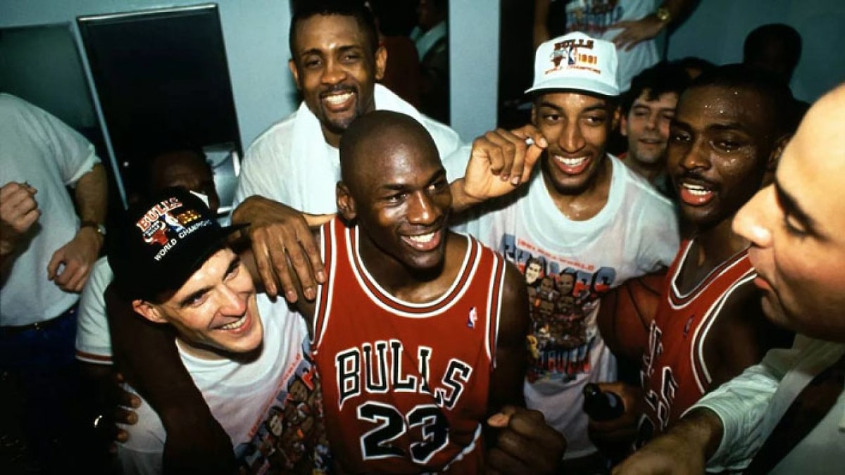Michael Jordan ve Chicago Bulls Efsanesini Anlatan Son Dönemlerin