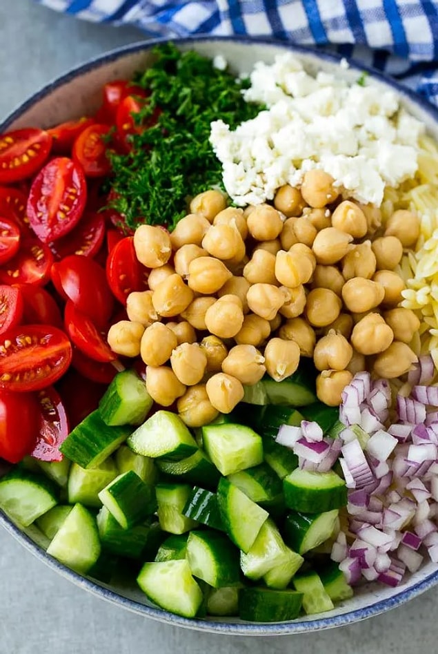 Arpa Şehriye Salatasının Hazırlanışı