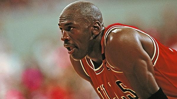 Chicago Bulls Jordan'ı üçüncü sıradan seçti.