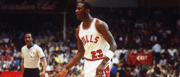 Jordan, Bulls sözleşmesinin yanı sıra, Nike ve diğer bazı spor markaları ile sözleşmeler imzalamaya başladı.