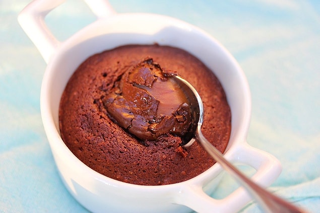 13. İlla o son lokmam tatlı olacak diyorsanız: Mikrodalgada Brownie