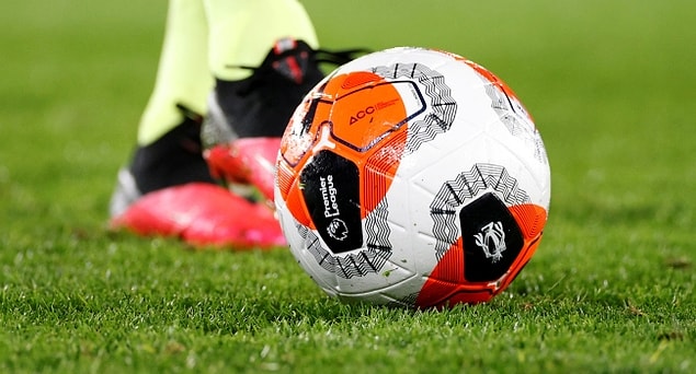 9. İngiltere'de koronavirüs nedeniyle futbol oyun kurallarında geçici değişiklikler yapılması gündemde. "Futbolun beşiği"nde son olarak kalan maçların 90 dakikadan az oynanması teklif edildi.