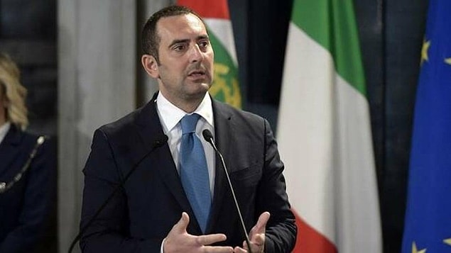 6. İtalya Gençlik ve Spor Bakanı Vincenzo Spadafora: "Bu hafta içinde Bilim Kurulu'ndan yanıt gelecek. Serie A'nın güvenli bir şekilde yeniden başlaması için elimden geleni yapacağım..."
