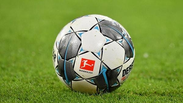 4. Reuters, Merkel ve eyalet başbakanları arasında yarın yapılacak toplantıda Bundesliga ve 2. Bundesliga'nın 15 Mayıs'ta seyircisiz olarak başlama kararı alınacağını haber yaptı.