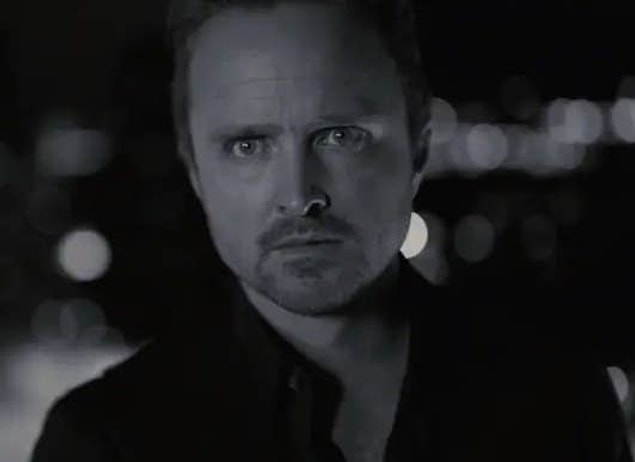 19. Caleb'in sıradışı yolculuğu sırasında karakter farklı film türlerini deneyimliyor: kara film, aksiyon, suç ve korku.