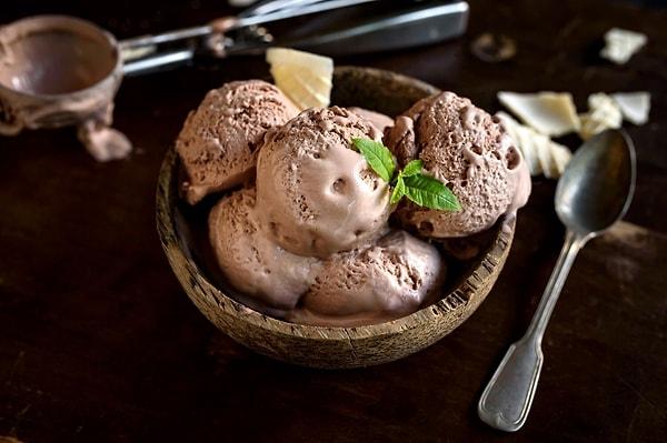 4. Kakaolu dondurma