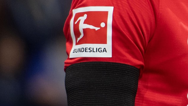 10. Avrupa'nın 5 büyük ligi arasında geri dönüşü açıklanan ilk lig Bundesliga oldu. Hükümet ligin mayıs ayının ortasından itibaren oynanmasına izin verdi.