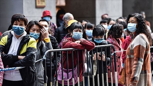 Hong Kong'da barlar, sinemalar ve güzellik salonları açıldı