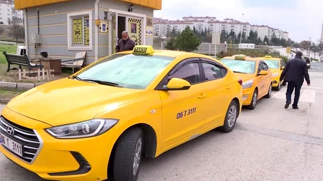 Aynı anda en fazla üç müşteri