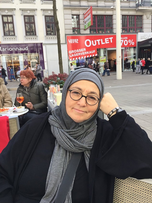 Sevda Noyan, elinde "zarar verilecek kişiler" listesi olduğunu iddia edince, kendisinin kim olduğu internette en çok aratılan konulardan biri oldu.