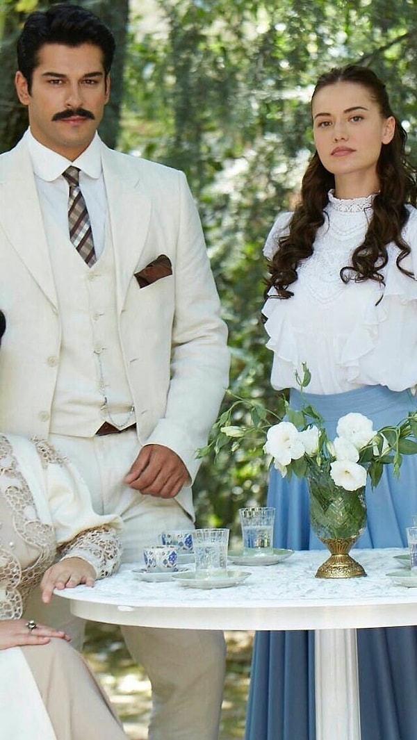 2. Фахрие Эвджен и Бурак Озчивит – «Королек птичка певчая»