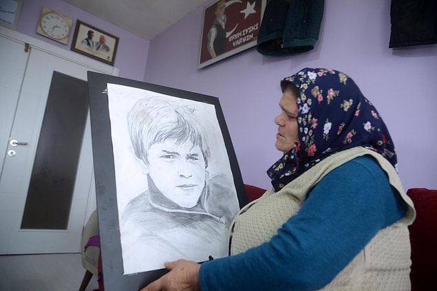 "Harçlığı olmadığı için ormandan çiçek toplar bana getirirdi"