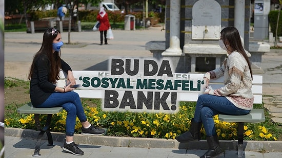 Koronavirüs Önlemi Olarak 'Sosyal Mesafeli Bank'