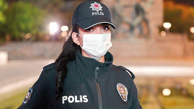 "Hem anneyiz hem polis"