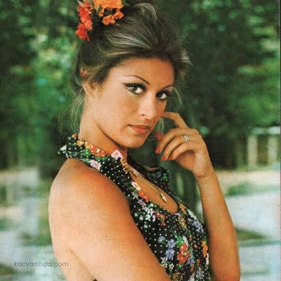 Gülşen Bubikoğlu Instagram'da Bir Kullanıcısına Verdiği Cevapla Sosyal Medyanın Gündeminde