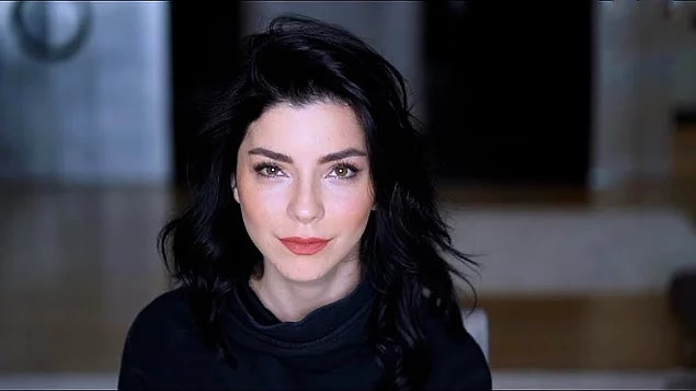 1. Kafa dağıtmak için 20'lik puzzle yapan Merve Boluğur, sosyal medyanın diline düştü!