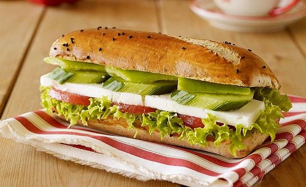 6. Klasiklerden vazgeçemeyenlere: Beyaz Peynirli Sandviç