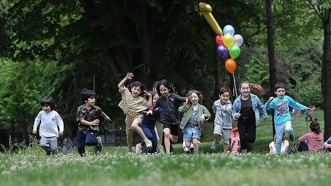 Parklar Sesleriyle Şenlendi: 14 Yaş Altı Çocuklar Uzun Aradan Sonra İlk Kez Sokakta
