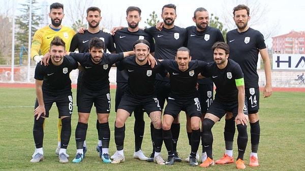 TFF 2. Lig ekiplerinden Sancaktepe Futbol Kulübü'nde 4'ü futbolculardan olmak üzere toplam 9 kişi,