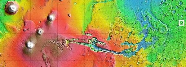 Bu fotoğraflar sayesinde bilim insanları Mars yüzeyinin topografik ısı haritasını çıkartabildi ve ayrıca gezegenin çorak manzarasını ortaya koyan birçok tepe ve krateri ortaya çıkartmasına yardımcı oldu.