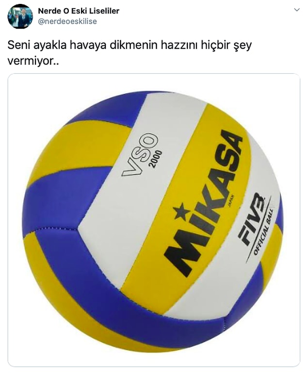 5. Arkadan bir ses yükseliyor: Vurmayın oğlum şu topa ayağınızla!