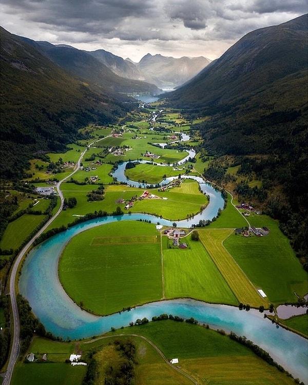 4. Norveç'te güzelliği ile herkesi büyüleyen Stryn: