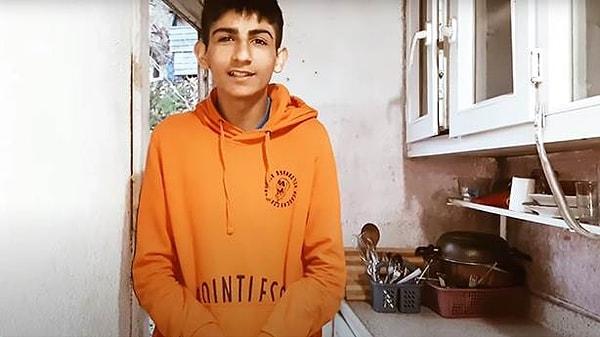 Taha Duymaz, Hatay'ın Yayladağı ilçesi Güveççi köyünde yaşıyor. 17 yaşında ve 12 kardeşi var.