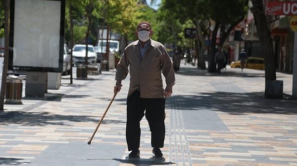 65 yaş ve üzeri vatandaşların sokağa çıkma saatleri değişti
