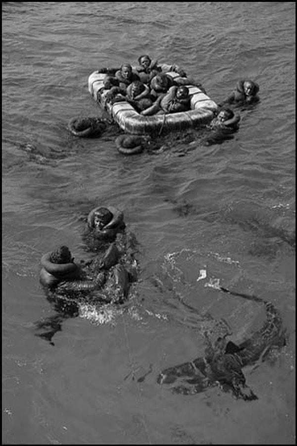 2. USS Indianapolis isimli ABD donanmasına ait gemi 1945'te Pasifik Okyanusu'nda battığında kurtarılmayı bekleyen 150 kişi köpek balıkları tarafından öldürülmüştü.
