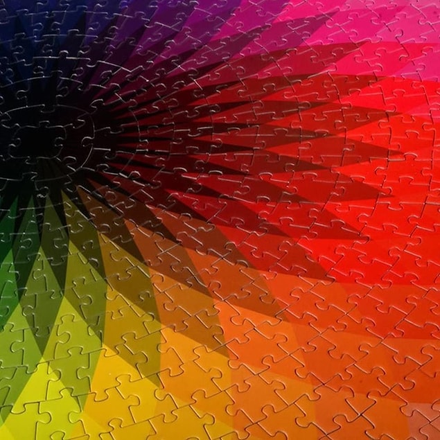 6. 1000 parçalık gök kuşağı renkli puzzle: