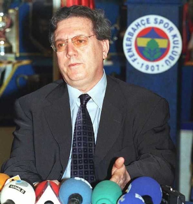 Aziz Yıldırım, 1952 Diyarbakır, Ergani doğumludur.İlkokul, ortaokul ve lise eğitimini Düzce'de tamamladı.Ankara Devlet Mimarlık Mühendislik Akademisinde eğitimini tamamladı ve İnşaat Mühendisi olarak mezun oldu.