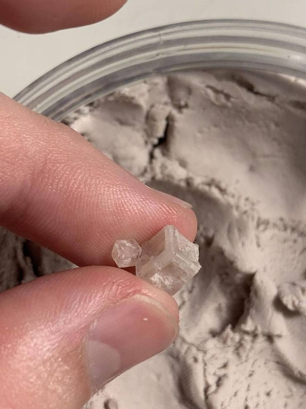 12. «Соль в этой старой замазке превратилась в идеальные кубики».