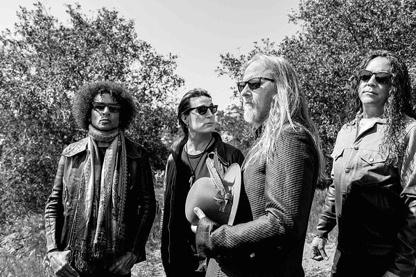 9. Alice in Chains
